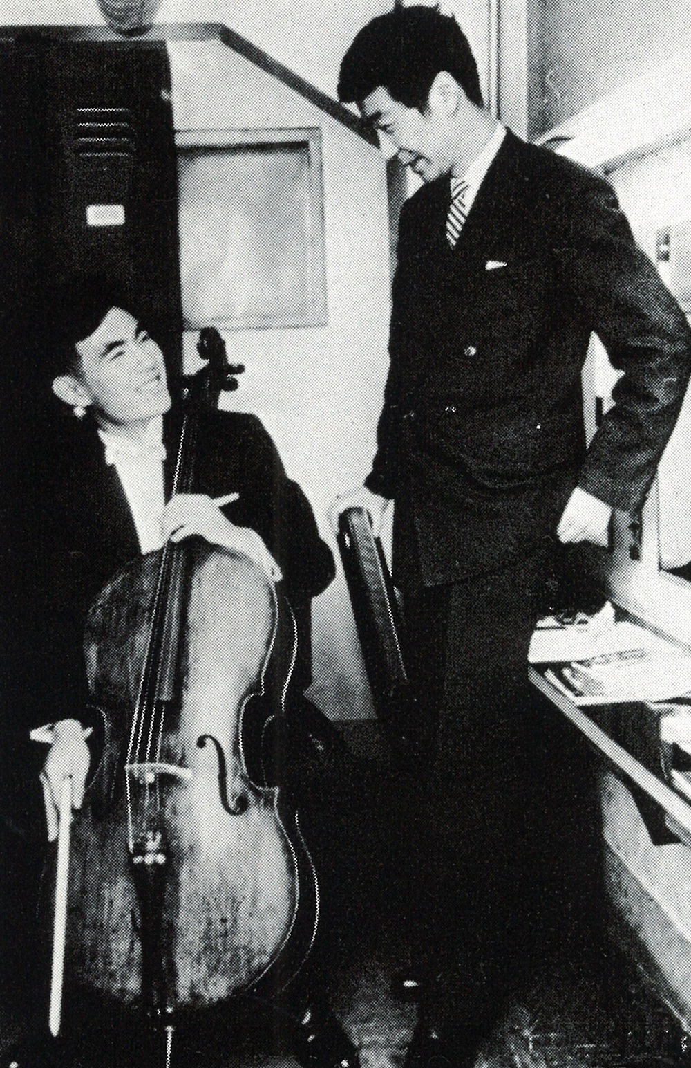 1961 チェロ協奏曲日本初演、堤剛氏と日比谷公会堂の楽屋で
